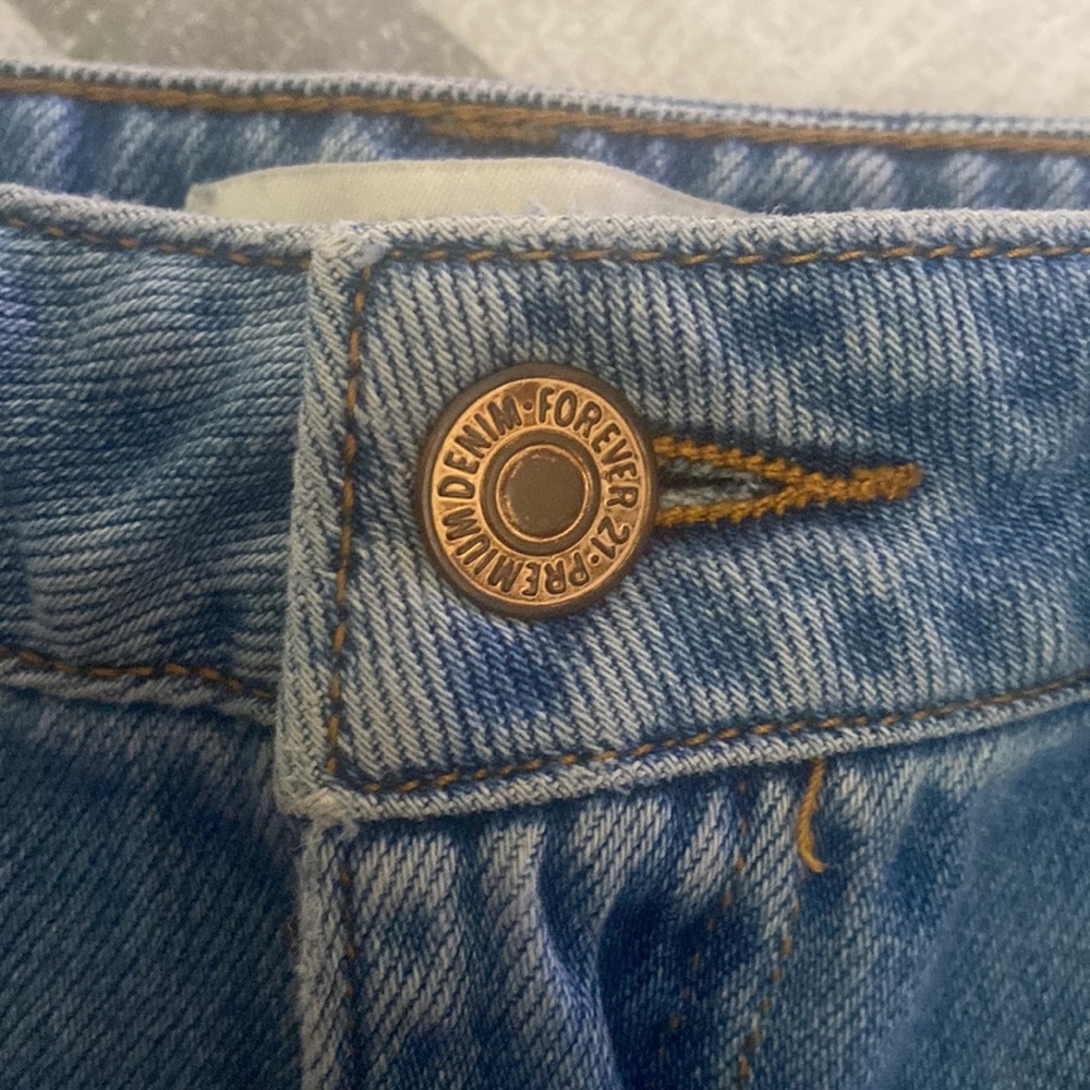 Shorts - Picture 3 of 6